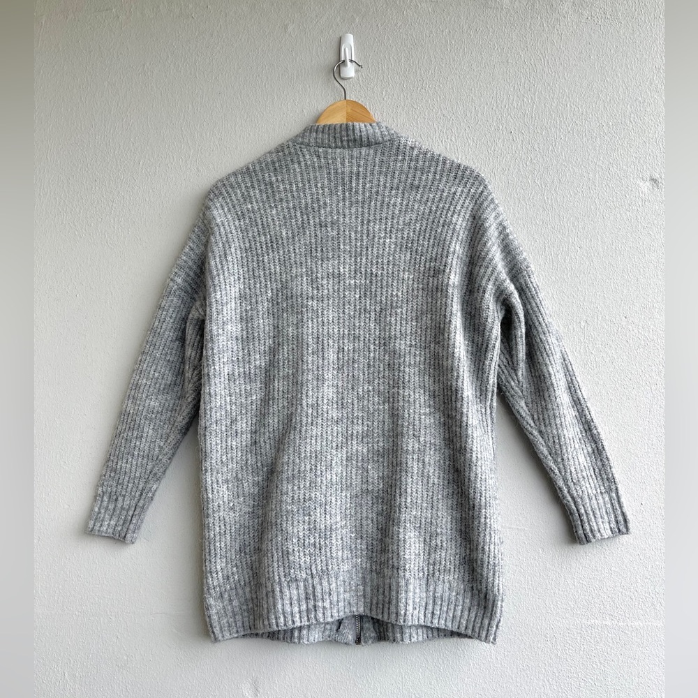 H&M | Ribbed Knit Zip Sweater - Picture 2 of 16